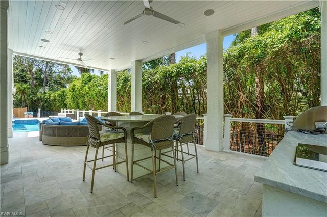 7562 Cordoba CIR, Naples, FL 34109