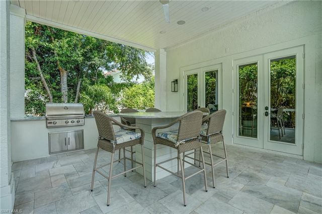 7562 Cordoba CIR, Naples, FL 34109