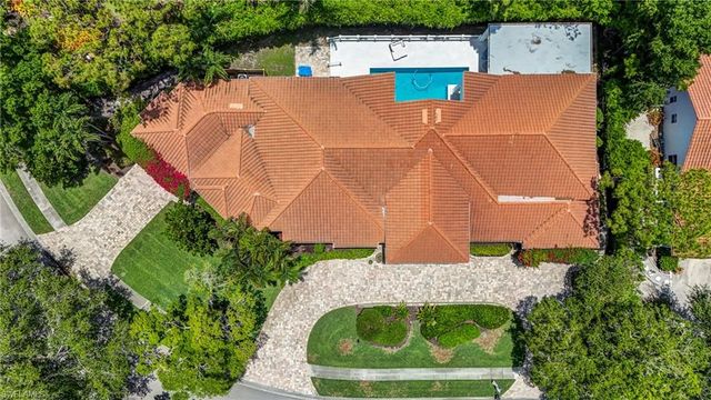 7562 Cordoba CIR, Naples, FL 34109