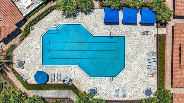 7562 Cordoba CIR, Naples, FL 34109