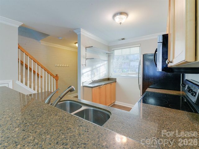 1224 Green Oaks Lane G, Charlotte, NC 28205