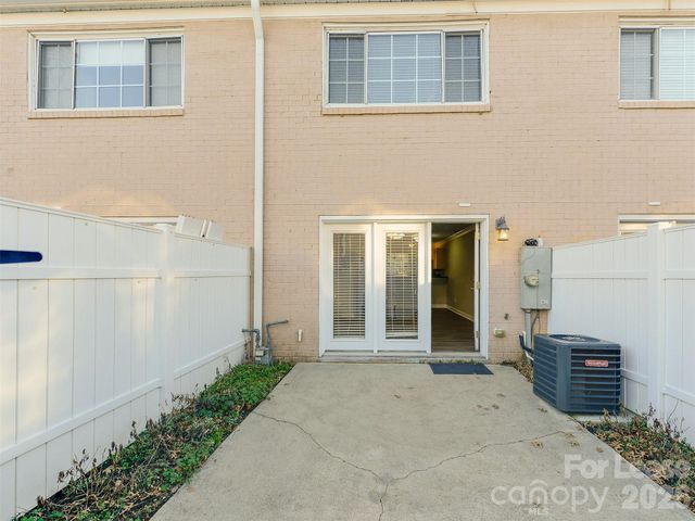 1224 Green Oaks Lane G, Charlotte, NC 28205