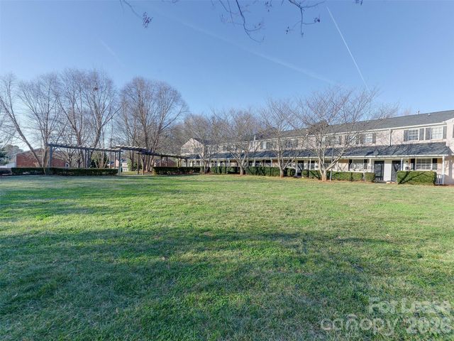 1224 Green Oaks Lane G, Charlotte, NC 28205