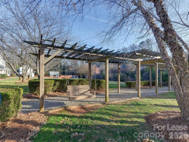 1224 Green Oaks Lane G, Charlotte, NC 28205