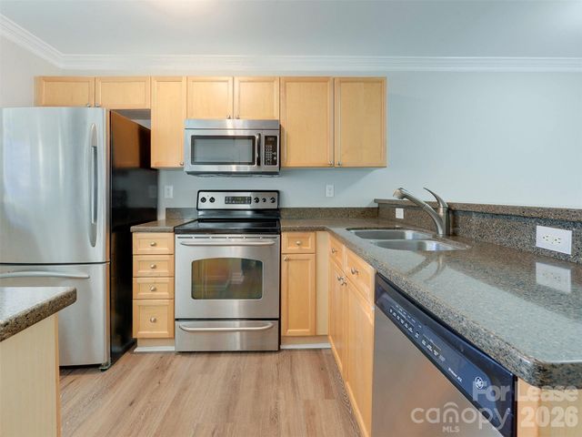 1224 Green Oaks Lane G, Charlotte, NC 28205