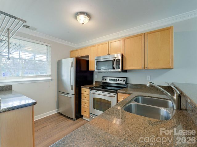 1224 Green Oaks Lane G, Charlotte, NC 28205