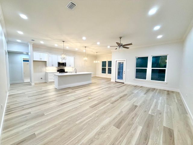 6016 Paige Lane, Crestview, FL 32536