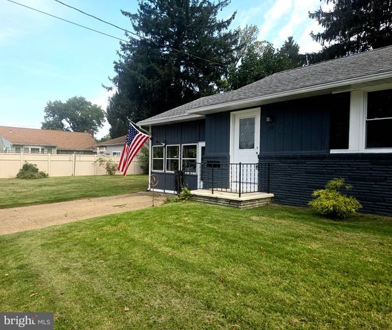 75 N CEDAR AVE, Bellmawr, NJ 08031