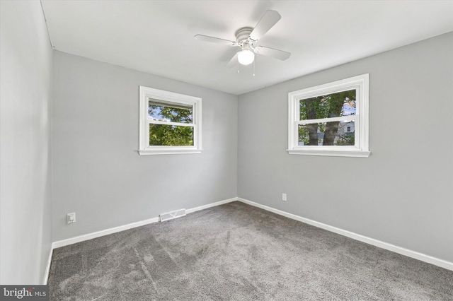 75 N CEDAR AVE, Bellmawr, NJ 08031