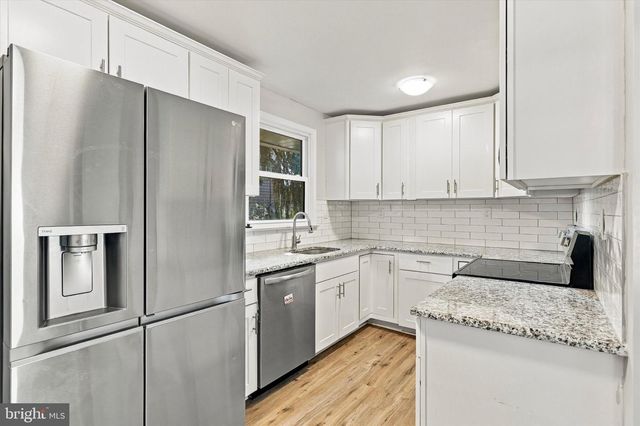 75 N CEDAR AVE, Bellmawr, NJ 08031