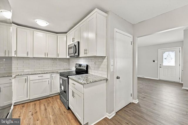 75 N CEDAR AVE, Bellmawr, NJ 08031