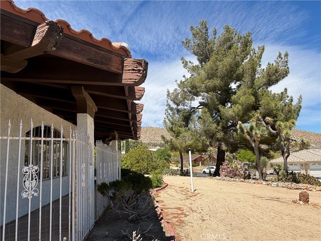7456 San Remo Trail, Yucca Valley, CA 92284