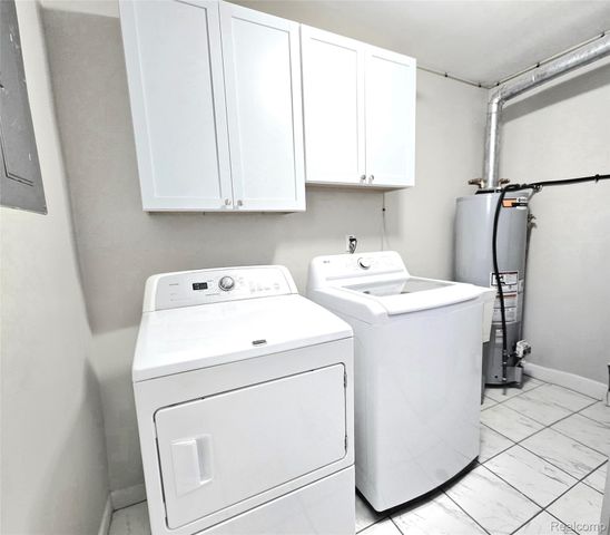 2200 Marston Drive N, Waterford Charter Township, MI 48327