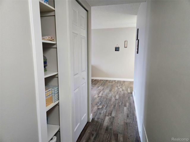 2200 Marston Drive N, Waterford Charter Township, MI 48327