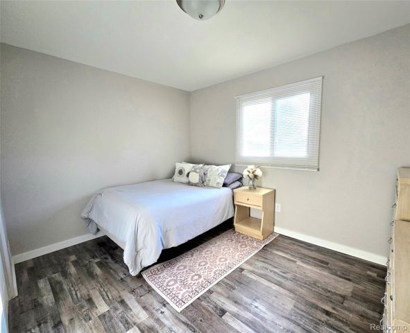 2200 Marston Drive N, Waterford Charter Township, MI 48327