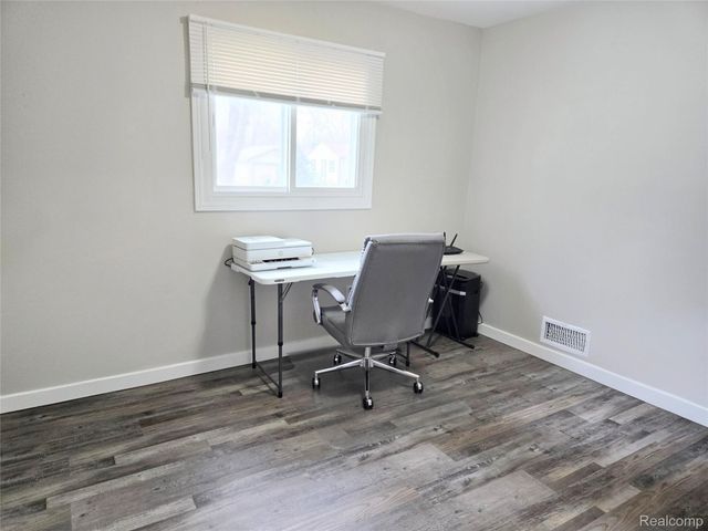 2200 Marston Drive N, Waterford Charter Township, MI 48327