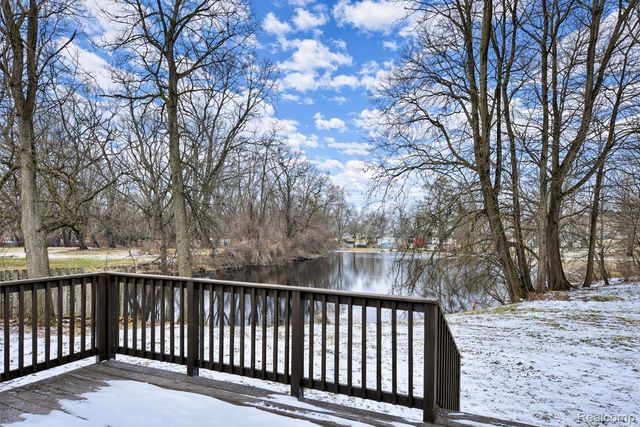 2200 Marston Drive N, Waterford Charter Township, MI 48327