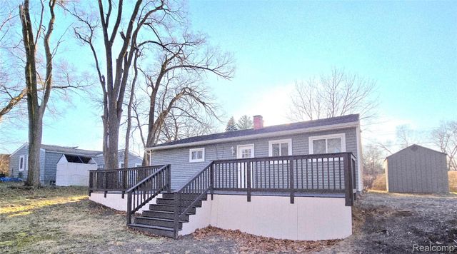 2200 Marston Drive N, Waterford Charter Township, MI 48327