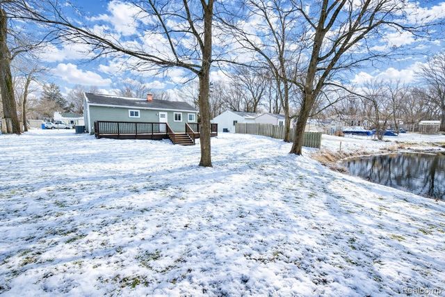 2200 Marston Drive N, Waterford Charter Township, MI 48327