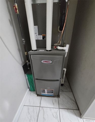 2200 Marston Drive N, Waterford Charter Township, MI 48327