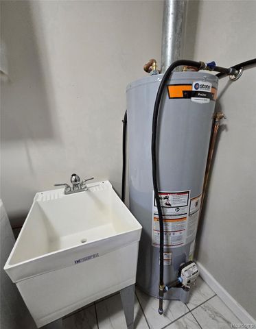 2200 Marston Drive N, Waterford Charter Township, MI 48327