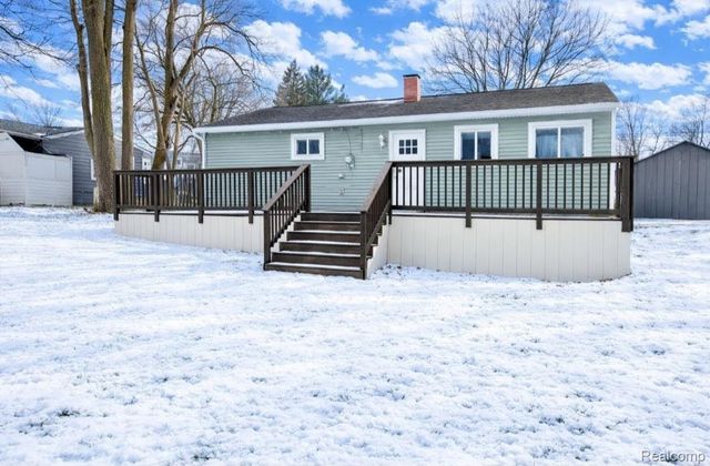 2200 Marston Drive N, Waterford Charter Township, MI 48327