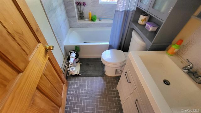 10 Corlies Avenue, Poughkeepsie, NY 12601