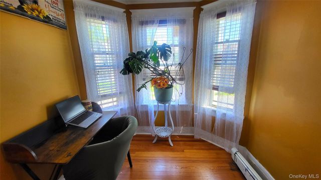 10 Corlies Avenue, Poughkeepsie, NY 12601