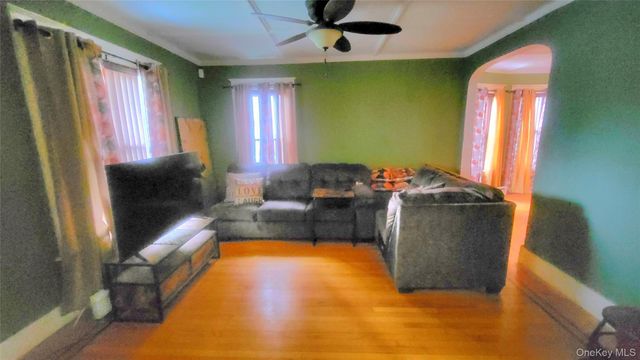 10 Corlies Avenue, Poughkeepsie, NY 12601
