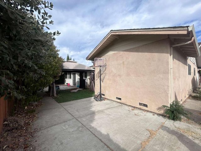 3620 Otto Dr, Stockton, CA 95209