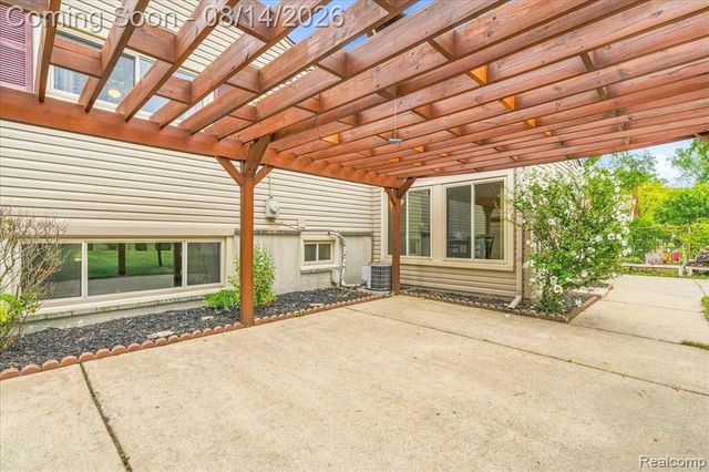 36629 Gilchrist Street, Westland, MI 48186