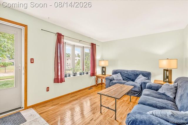 36629 Gilchrist Street, Westland, MI 48186
