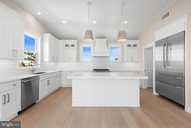 9708 BEACH AVE, Long Beach Township, NJ 08008