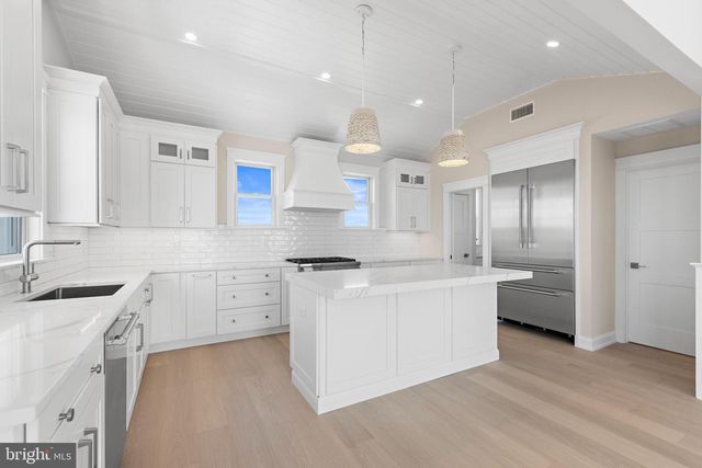 9708 BEACH AVE, Long Beach Township, NJ 08008