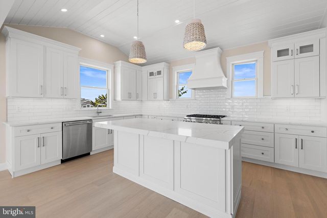 9708 BEACH AVE, Long Beach Township, NJ 08008