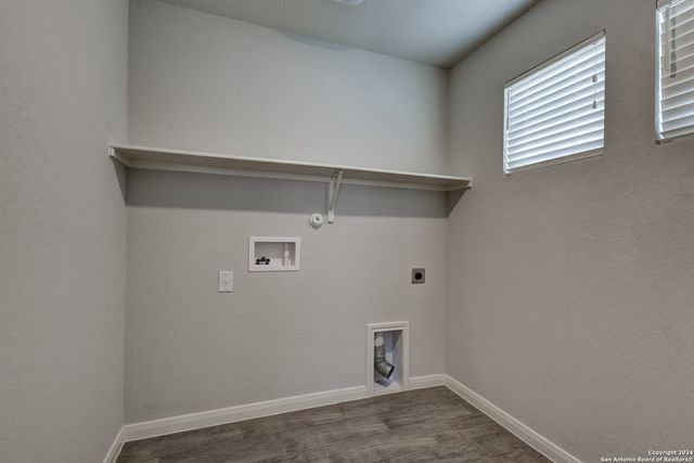 1945 EDELWEISS, New Braunfels, TX 78130