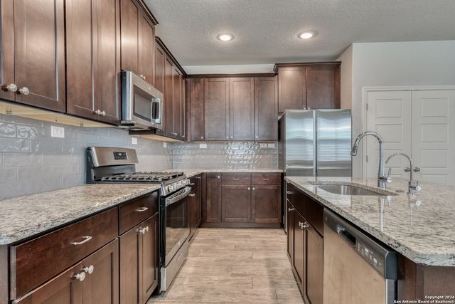 1945 EDELWEISS, New Braunfels, TX 78130