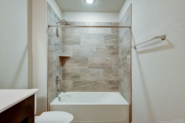 1945 EDELWEISS, New Braunfels, TX 78130