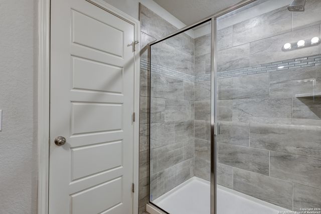 1945 EDELWEISS, New Braunfels, TX 78130