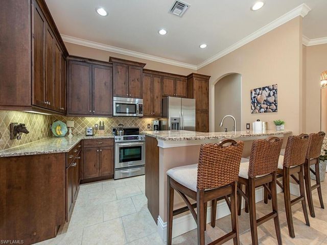 8000 Cordoba PL, Naples, FL 34113