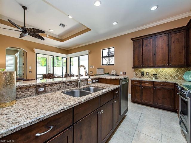 8000 Cordoba PL, Naples, FL 34113