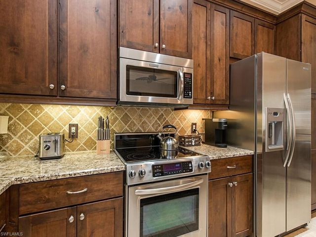 8000 Cordoba PL, Naples, FL 34113