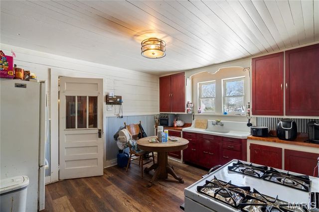 659 E Pine Street, Bourbon, MO 65441