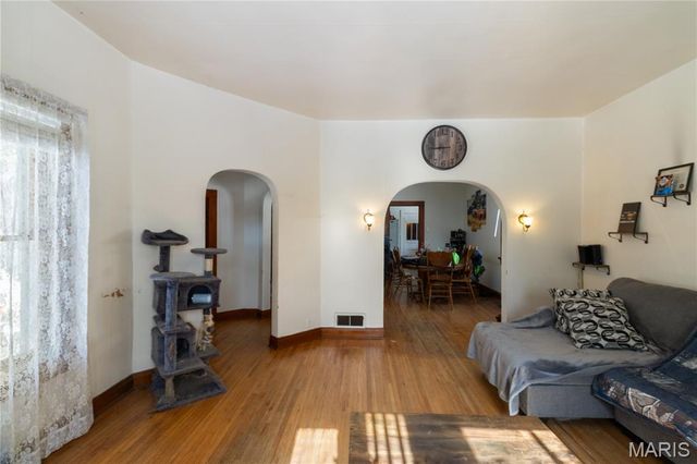 659 E Pine Street, Bourbon, MO 65441