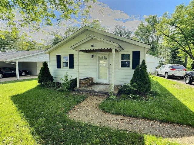 4986 Adkins Street, Columbus, IN 47201