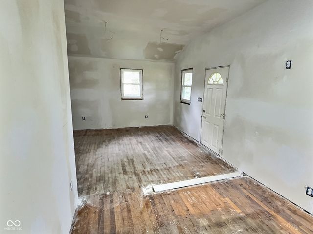 4986 Adkins Street, Columbus, IN 47201