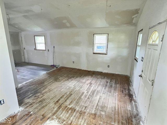 4986 Adkins Street, Columbus, IN 47201