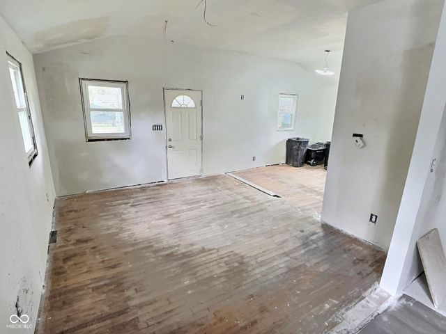 4986 Adkins Street, Columbus, IN 47201