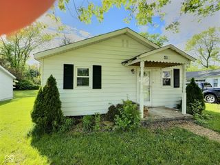 4986 Adkins Street, Columbus, IN 47201