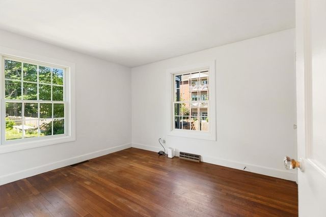 34 Heather St, Beverly, MA 01915